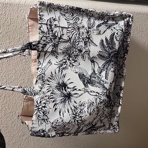HM jacquard tote